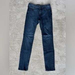 Women’s Old Navy skinny jeans